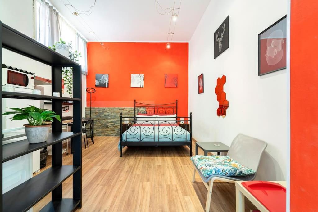 Central And Cozy Loft With Courtyard Болонья Экстерьер фото